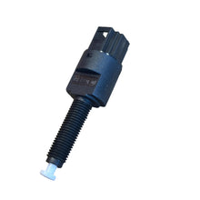 Kép betöltése a Galéria nézegetőbe, Brake Light Switch - Patriot, Profi &amp; Hunter &amp; 469 - OEM 316300372003000 - - UAZ spare parts