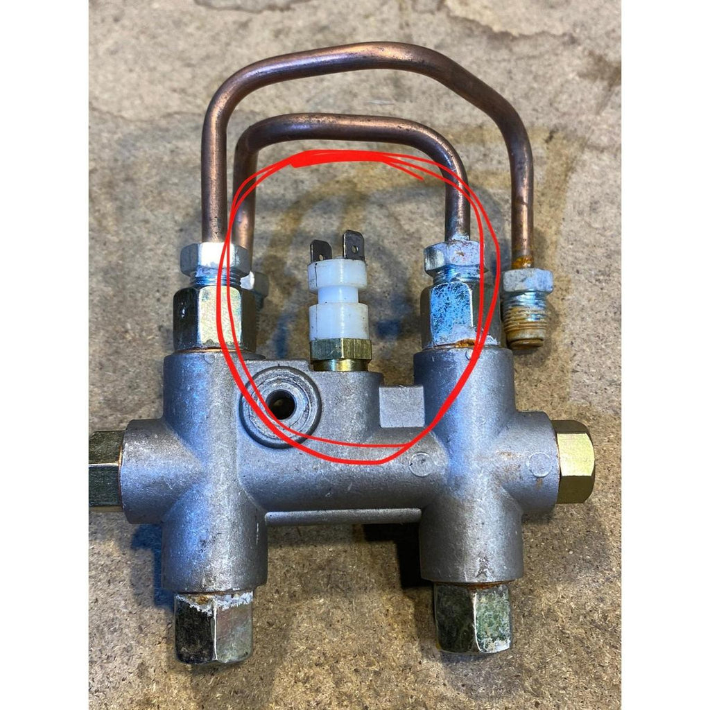 Brake Master Cylinder Sensor with Dual Reservoir – Bukhanka Modern (2.7L), Hunter & 469 – OEM 4584288 - Brake system - UAZ spare parts