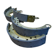 Загрузить изображение в просмотрщик галереи, Brake Shoe Set (4 pcs) – Bukhanka (Classic 2.4L &amp; 2.9L, Modern 2.7L) / Hunter &amp; 469 (2.4L &amp; 2.9L) – OEM 3163-3502082-30 - Brake system - UAZ spare parts