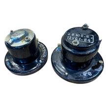 Laden Sie das Bild in den Galerie-Viewer, Classic Taillight Set – Bukhanka &amp; GAZ Classic (2.4L &amp; 2.9L) – OEM 3815 - Lights - UAZ spare parts