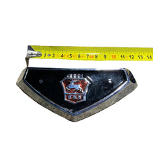 Încarcă imaginea în vizualizatorul Galerie, Emblem - Volga Series - - UAZ spare parts