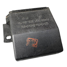 Laden Sie das Bild in den Galerie-Viewer, Hazard Light Relay – Bukhanka Classic &amp; Hunter 469 (2.4L &amp; 2.9L) – OEM 37.003.454-78 / 003.454-79 - Electrical and instruments - UAZ spare parts