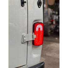 Kép betöltése a Galéria nézegetőbe, LED Tail light Universal – Hunter &amp; 469, Bukhanka – OEM 4573-001-87018980-2014 - - UAZ spare parts