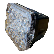 Laden Sie das Bild in den Galerie-Viewer, Reversing Light LED – Bukhanka (Classic &amp; Modern), Hunter &amp; 469 – OEM 374100371601502 - - UAZ spare parts