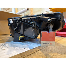 Laden Sie das Bild in den Galerie-Viewer, Right headlight 2005-2014 - Patriot - OEM 3163-3711010-10 - - UAZ spare parts