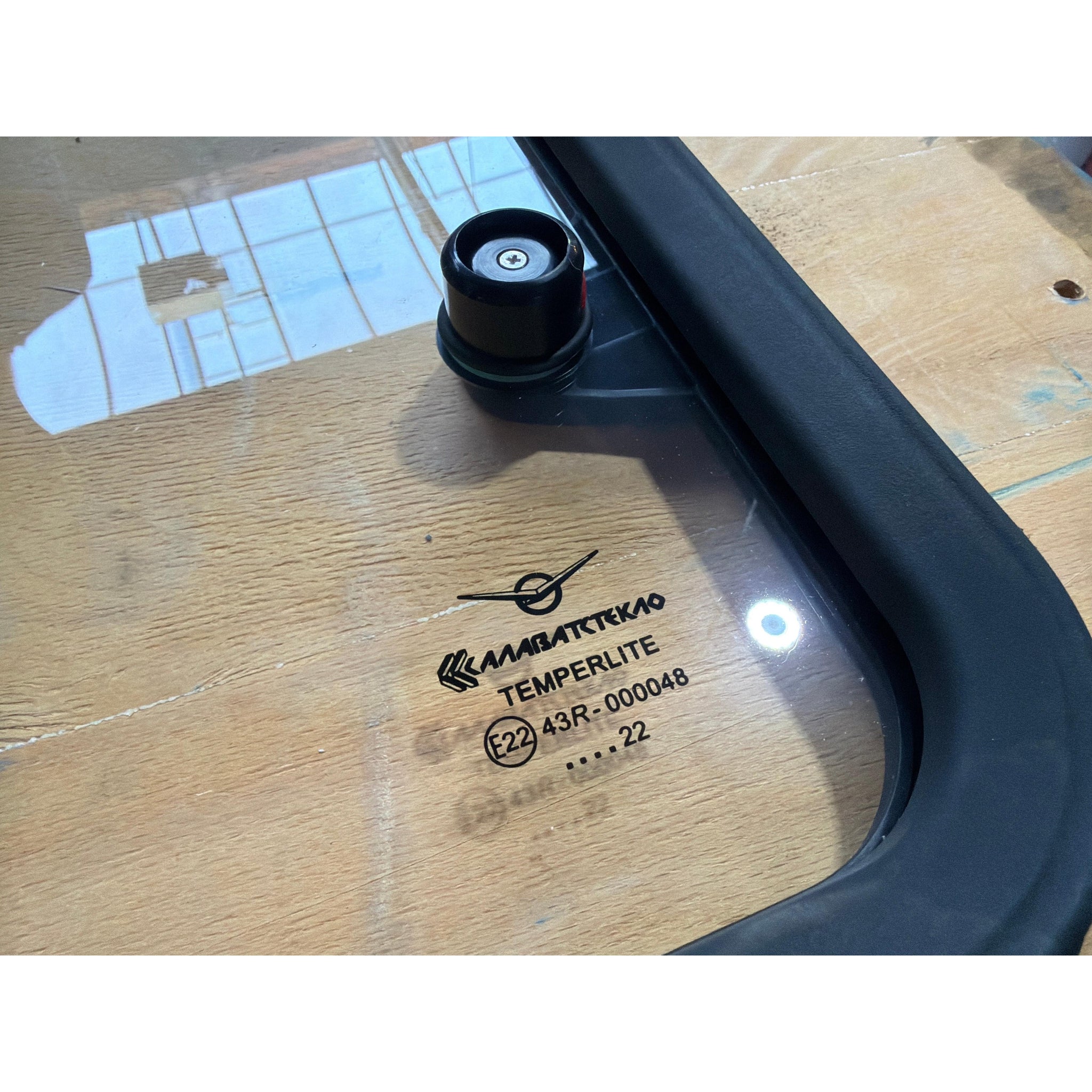 Slider Window Right Sliding Window Right Side for SIDE Door ORIGINAL EXPEDITION VERSION ...