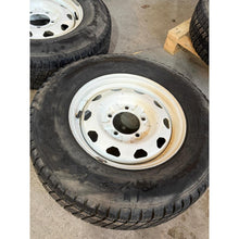 Load image into Gallery viewer, Wheel &amp; Tire Set 16in White 225/75R16 (5x) – Hunter &amp; 469; Bukhanka – USED - - UAZ spare parts