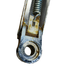 Laden Sie das Bild in den Galerie-Viewer, Wiper Arm Set (2 pcs) – Bukhanka Classic (2.4L &amp; 2.9L) – OEM 3303-5205160