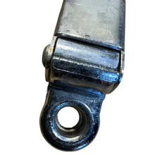 Laden Sie das Bild in den Galerie-Viewer, Wiper Arm Set (2 pcs) – Bukhanka Classic (2.4L &amp; 2.9L) – OEM 3303-5205160 - Body and exterior - UAZ spare parts