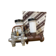 Laden Sie das Bild in den Galerie-Viewer, Brake Master Cylinder Dual Reservoir with Proportioning Valve – Bukhanka Modern (2.7L), Hunter &amp; 469 (2.7L) – OEM 3151 - 3505010 / 046900 - 3505010 - 95 – Avto Gidravlika UAZ onderdeel – OEM 3151 - 3505010 / 046900 - 3505010 - 95
