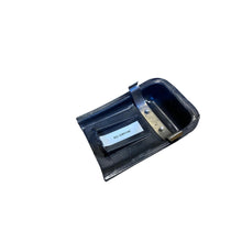 Laden Sie das Bild in den Galerie-Viewer, Clutch Fluid Reservoir Cover – Bukhanka (Classic &amp; Modern), Hunter &amp; 469 – OEM 452 - 5301140 – UAZPARTS.COM UAZ onderdeel – OEM 452 - 5301140