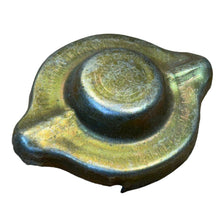Заредете изображението в галерията, Coolant Reservoir Cap – Bukhanka (Classic &amp; Modern), Hunter &amp; 469 – OEM 201311065 – UAZPARTS.COM UAZ onderdeel – OEM 201311065
