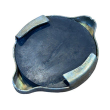 Заредете изображението в галерията, Coolant Reservoir Cap – Bukhanka (Classic &amp; Modern), Hunter &amp; 469 – OEM 201311065 – UAZPARTS.COM UAZ onderdeel – OEM 201311065