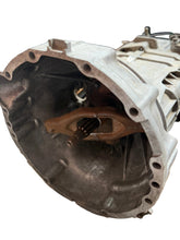Laden Sie das Bild in den Galerie-Viewer, Dymos 5-speed gearbox – Hunter (Modern), Profi &amp; Patriot – Used – OEM 31630017000101 - - UAZ spare parts