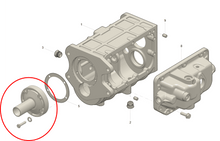 Görseli Galeri görüntüleyiciye yükleyin, Gearbox End Cap ADS 5 - Speed (not Dymos) - Bukhanka Modern (2.7L), Hunter &amp; 469 (2.7L) – UAZPARTS.COM UAZ PART – OEM 220600170001001 END CAP