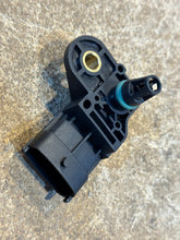 Afbeelding in Gallery-weergave laden, MAP Sensor Euro 4+ – Bukhanka Modern (2.7L Injection), Hunter &amp; 469 (2.7L), Patriot, Profi – OEM 040905382901000 – UAZPARTS.COM UAZ PART – OEM 040905382901000