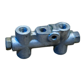 Master Cylinder Distribution Block Double Reservoir – Bukhanka Modern (2.7L Injection), Hunter & 469 (2.7L) – OEM 3151 - 3505010 - 20 – UAZPARTS.COM UAZ onderdeel – OEM 3151 - 3505010 - 20