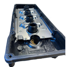 Laden Sie das Bild in den Galerie-Viewer, Plastic Valve Cover – Bukhanka Modern (2.7L), Hunter &amp; 469 (2.7L) – OEM 4091.1000400 – UAZPARTS.COM UAZ onderdeel – OEM 4091.1000400 - HARD PLASTIC USED