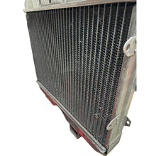 Laden Sie das Bild in den Galerie-Viewer, Radiator (Used, Repaired, Pressure Tested) – Bukhanka Classic (2.4L &amp; 2.9L) &amp; Hunter &amp; 469 (2.4L) – OEM 469 - 1304009 – UAZPARTS.COM UAZ onderdeel – OEM 469 - 1304009 USED