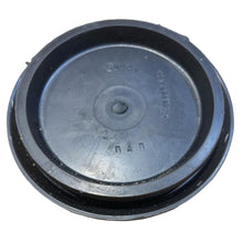 Заредете изображението в галерията, Rear Spark Plug Access Hole Cover Rubber – Bukhanka Modern (2.7L) – OEM 452 - 1311025 – UAZPARTS.COM UAZ onderdeel – OEM 452 - 1311025