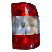 Laden Sie das Bild in den Galerie-Viewer, Right Taillight – UAZ Patriot – OEM 316000 - 3716010 - 10 – UAZPARTS.COM UAZ onderdeel – OEM 316000 - 3716010 - 10