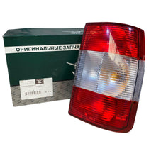 Laden Sie das Bild in den Galerie-Viewer, Right Taillight – UAZ Patriot – OEM 316000 - 3716010 - 10 – UAZPARTS.COM UAZ onderdeel – OEM 316000 - 3716010 - 10