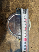 Laden Sie das Bild in den Galerie-Viewer, Round Red Reflector 3151.3716 - 002 - GAZ Series - Ref 3151.3716 - 002 – UAZPARTS.COM UAZ PART – OEM 3151.3716-002