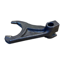 Laden Sie das Bild in den Galerie-Viewer, Shift Fork Transfer Case – Bukhanka (Classic 2.4L &amp; 2.9L, Modern 2.7L), Hunter &amp; 469 (2.4L, 2.7L, 2.9L) – OEM 390900 - 1803020 – UAZPARTS.COM UAZ onderdeel – OEM 390900 - 1803020