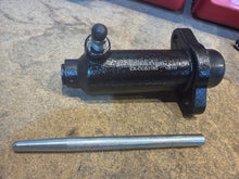 Lataa kuva Galleria-katseluun, Slave Clutch Cylinder Metal – UAZ 3160 – UAZ UAZ PART – OEM UAZ-3160