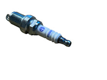 Laden Sie das Bild in den Galerie-Viewer, Spark Plug DR17YC – Bukhanka Modern (2.7L), Hunter &amp; 469 (2.7L), Patriot, Profi – OEM DR17YC – BRISK UAZ PART – OEM D17YC