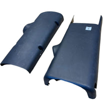 Заредете изображението в галерията, Steering Column Cover – Bukhanka Modern (2.7L) – OEM 457637X (Used) – UAZPARTS.COM UAZ onderdeel – OEM 457637X USED