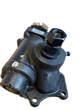 Laden Sie das Bild in den Galerie-Viewer, Steering Gearbox Modern – Bukhanka Modern (2.7L) – OEM 220695-340500-20 REBUILD – UAZPARTS.COM UAZ PART – OEM 220695-340500-REBUILD