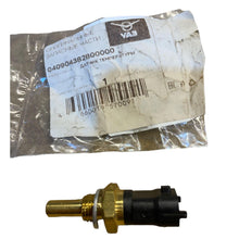 Laden Sie das Bild in den Galerie-Viewer, Temperature Sensor Euro 4,5,6 – Bukhanka Modern (2.7L) &amp; Hunter &amp; 469 (2.7L) &amp; Profi &amp; Patriot – OEM 40904382800000 – Bosch UAZ onderdeel – OEM 40904382800000
