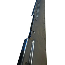 Laden Sie das Bild in den Galerie-Viewer, Upper Rear Sill – Bukhanka Classic (2.4L &amp; 2.9L), Bukhanka Modern (2.7L) – OEM 045210 - 5601050 - 00 – UAZPARTS.COM UAZ onderdeel – OEM 045210 - 5601050 - 00