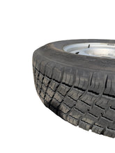 Cargar imagen en el visor de la galería, Wheel &amp; Tire Set 16in Silver 225/75R16 (5x) – Hunter &amp; 469; Bukhanka – USED - - UAZ spare parts