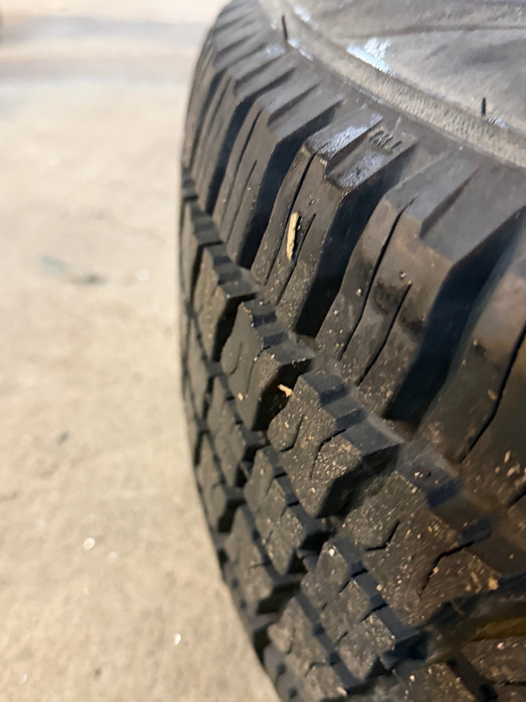 Wheel & Tire Set 16in White 225/75R16 (5x) – Hunter & 469; Bukhanka – USED – UAZPARTS.COM UAZ PART – OEM 64747447