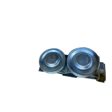 Laden Sie das Bild in den Galerie-Viewer, Window Lifter Rollers with Bracket – Bukhanka (Classic 2.4L &amp; 2.9L, Modern 2.7L) – OEM 3741 - 00 - 6104080 - 95 – UAZPARTS.COM UAZ onderdeel – OEM 3741 - 00 - 6104080 - 95