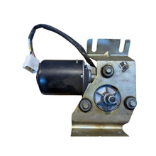 Laden Sie das Bild in den Galerie-Viewer, Wiper Motor – Bukhanka Modern (2.7L) – OEM 330300520510000 USED – UAZPARTS.COM UAZ onderdeel – OEM 330300520510000 USED